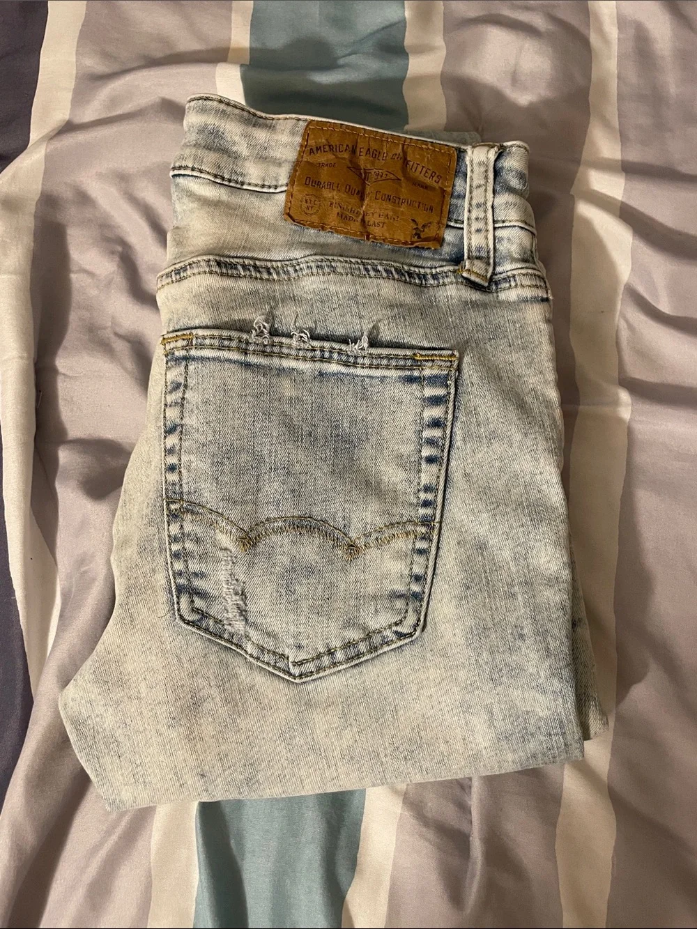 American Eagle Outfitters Slim Jeans in Light Blue Acid Wash